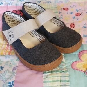 Livie & Luca Gray and Tan Kids Mary Jane HTF Size 1Y